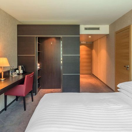 Hilton Geneva Hotel And Conference Centre Le Grand Saconnex Bagian luar foto