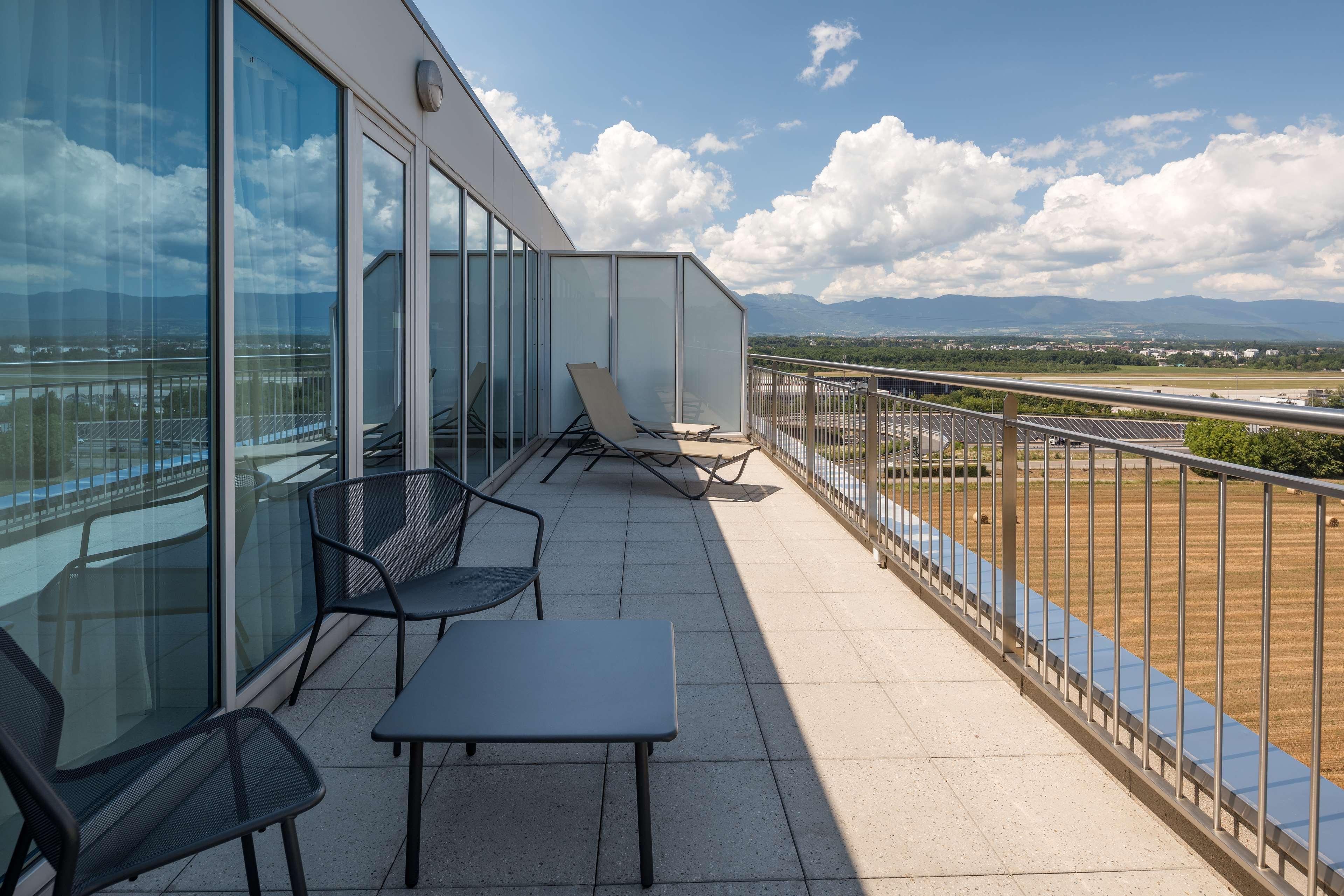 Hilton Geneva Hotel And Conference Centre Le Grand Saconnex Bagian luar foto