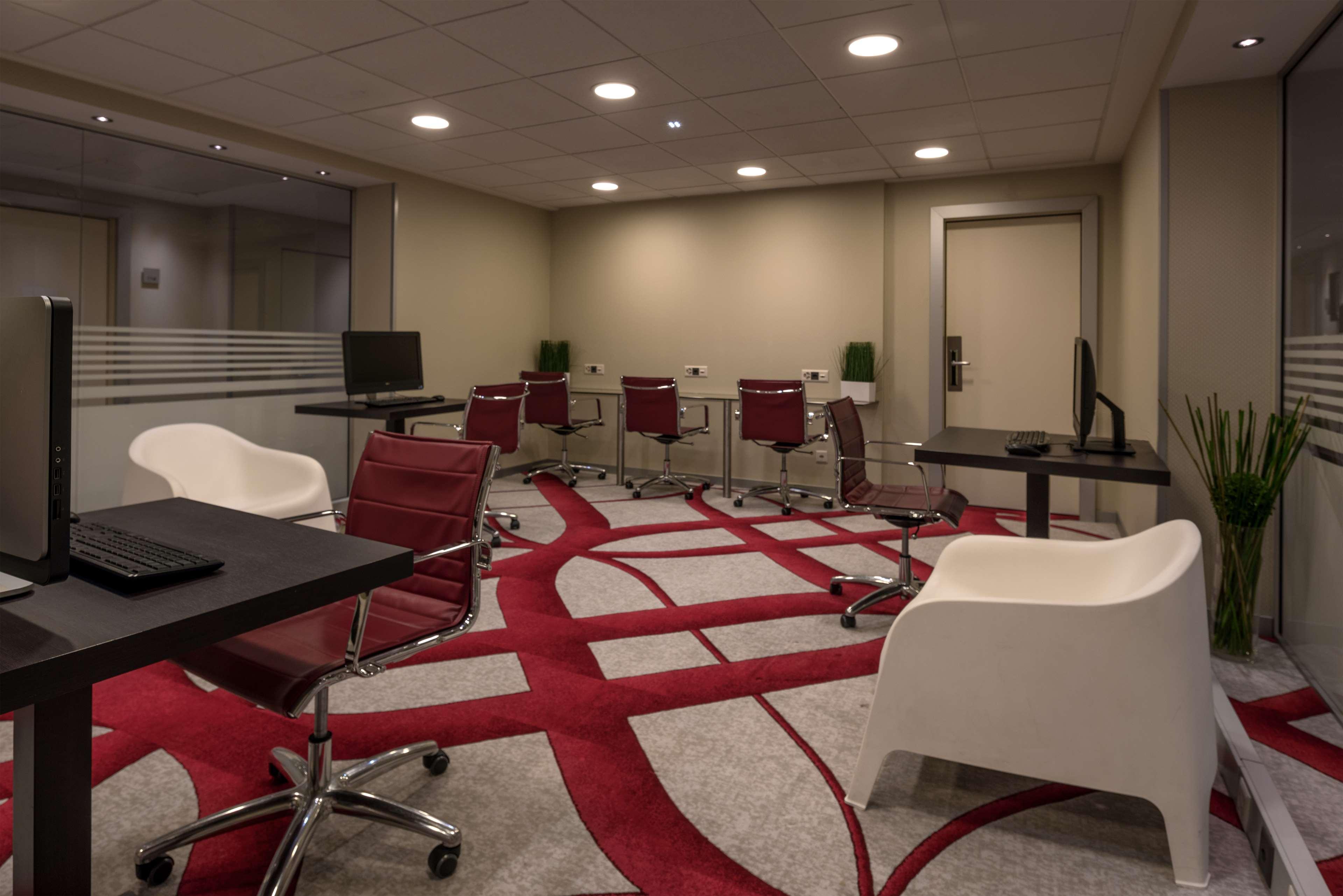 Hilton Geneva Hotel And Conference Centre Le Grand Saconnex Bagian luar foto
