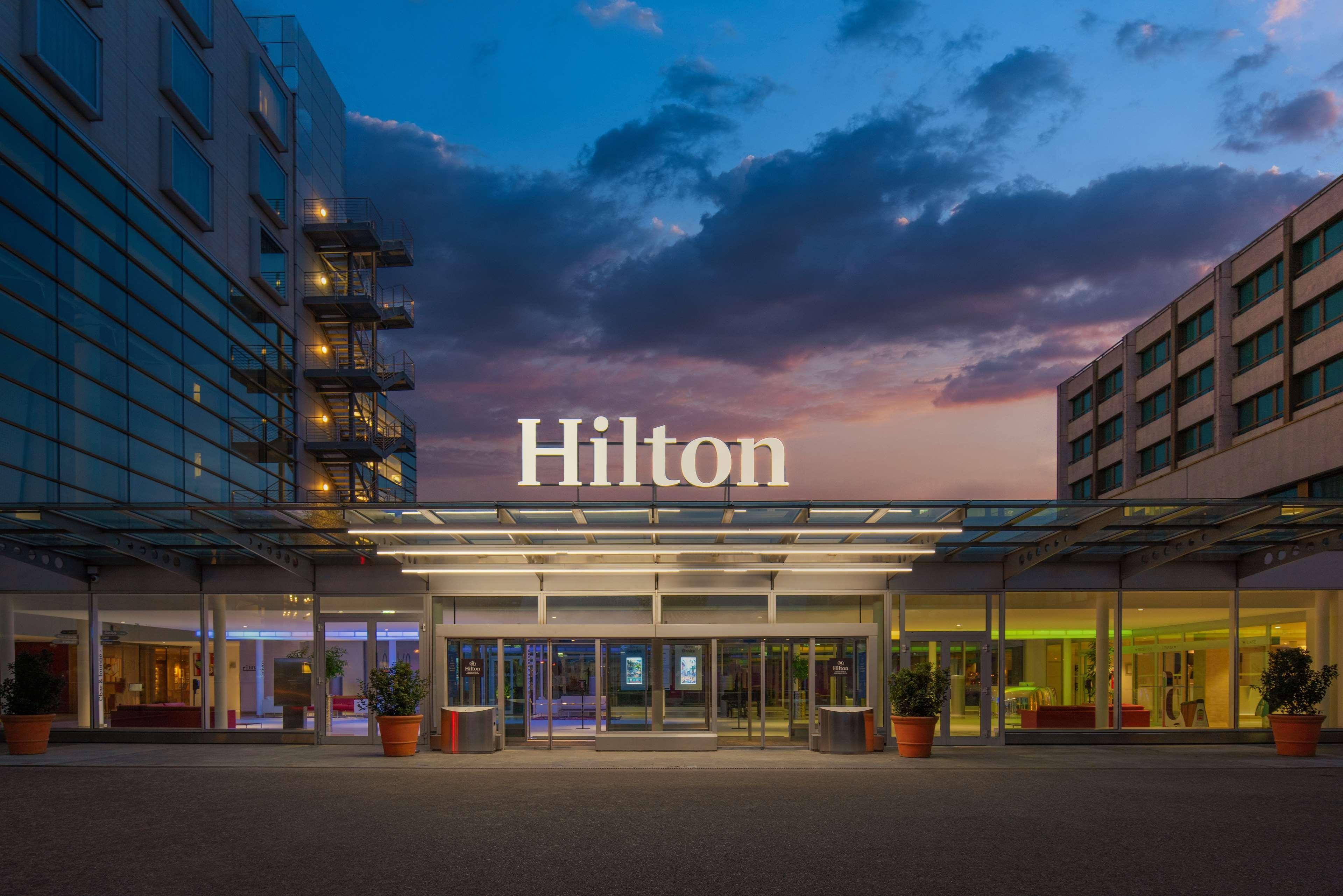 Hilton Geneva Hotel And Conference Centre Bagian luar foto