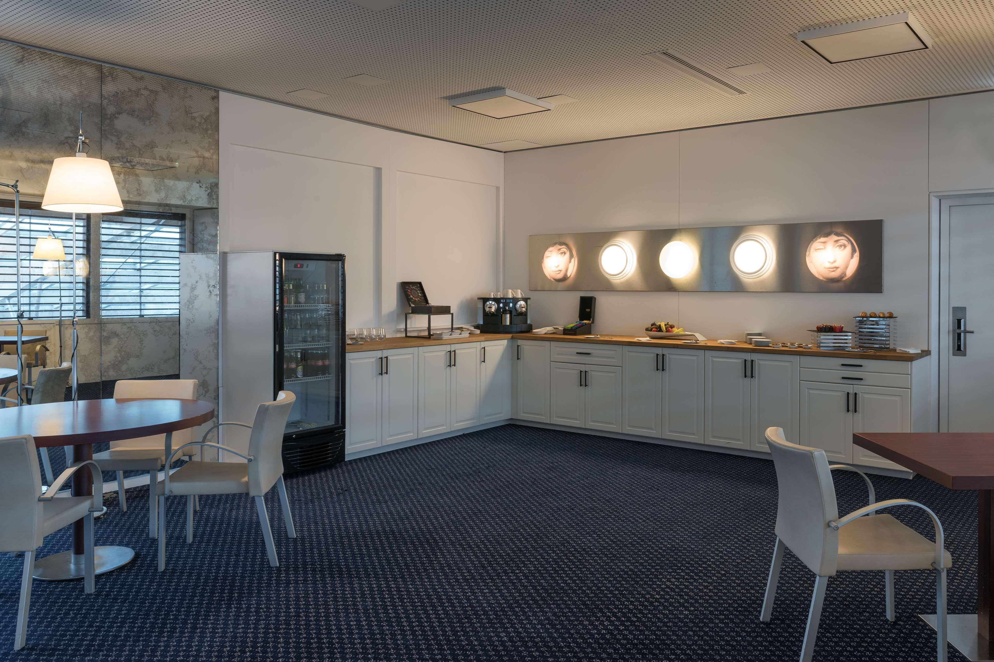 Hilton Geneva Hotel And Conference Centre Le Grand Saconnex Bagian luar foto