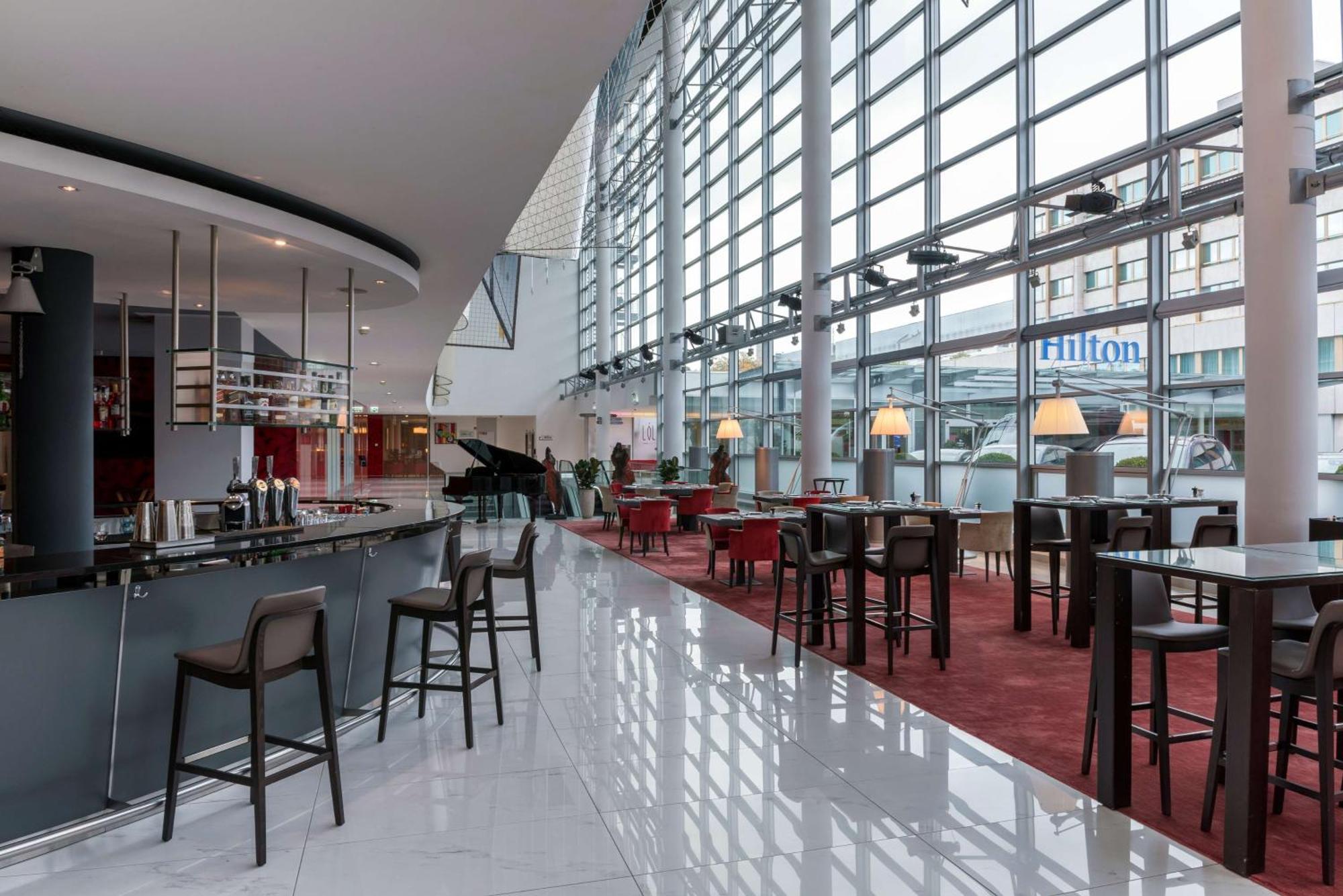 Hilton Geneva Hotel And Conference Centre Le Grand Saconnex Bagian luar foto