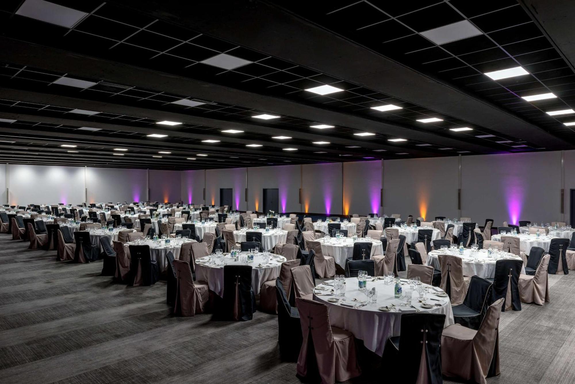 Hilton Geneva Hotel And Conference Centre Le Grand Saconnex Bagian luar foto
