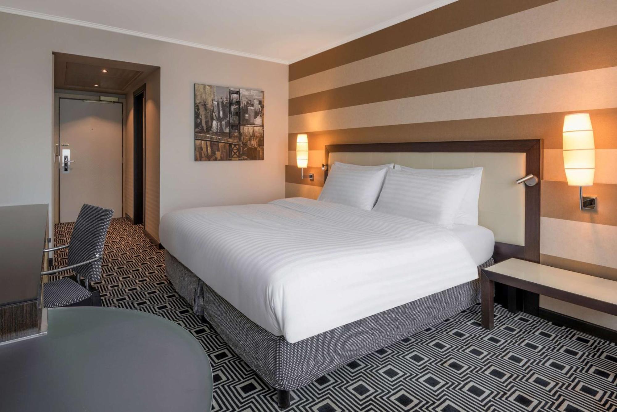 Hilton Geneva Hotel And Conference Centre Le Grand Saconnex Bagian luar foto